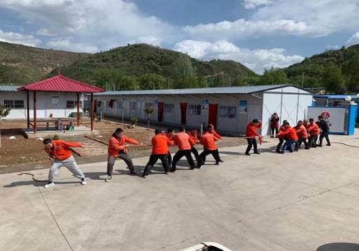 陜煤建設(shè)天工公司安裝一部舉行“慶五一、迎五四”拔河比賽