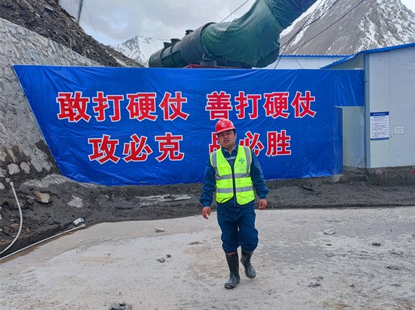 天山深處顯身手  身先士卒開新局