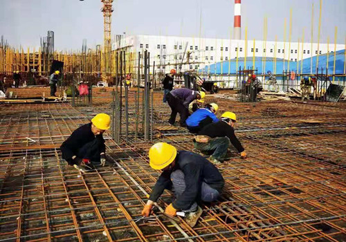 揮灑汗水，亮劍拼搏，以勞動(dòng)為五一添色彩