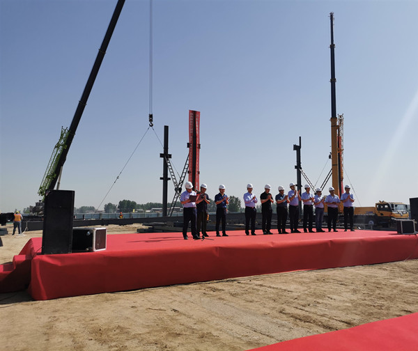 陜煤建設(shè)渭南分公司河南龐源塔式起重機(jī)項(xiàng)目聯(lián)合廠房上梁儀式順利舉行