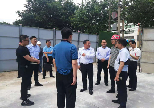 咸陽(yáng)市副市長(zhǎng)王靖蒞臨陜煤建設(shè)承建的咸陽(yáng)城市停車場(chǎng)BOT項(xiàng)目調(diào)研指導(dǎo)