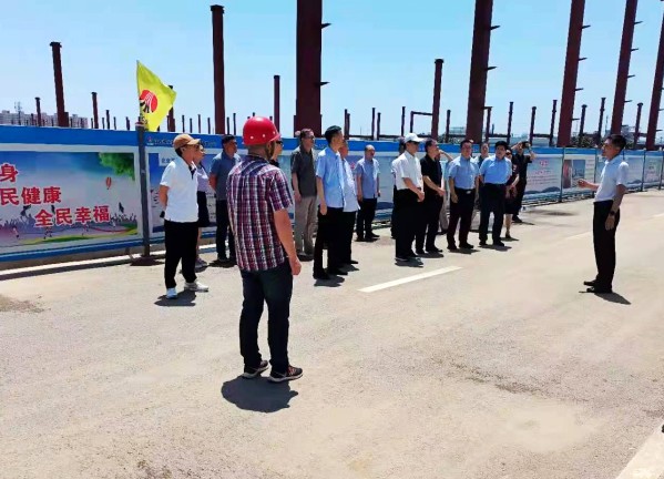 省政府參事、省文史館員調(diào)研組一行蒞臨南京金龍年產(chǎn)純電動(dòng)商用車建設(shè)項(xiàng)目調(diào)研指導(dǎo)工作