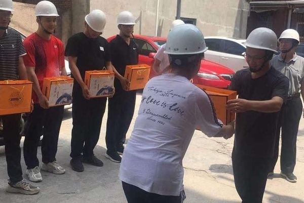 陜煤建設(shè)新城公司夏季送清涼活動(dòng)進(jìn)一線