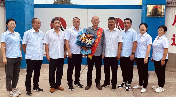 陜煤建設(shè)澄合分公司物資設(shè)備管理部：全員暖心送戰(zhàn)友 陽關(guān)山水再一程