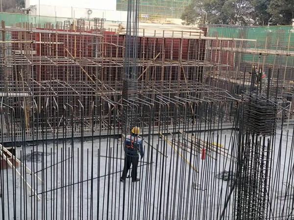 陜煤建設(shè)機電安裝公司渭化項目部戰(zhàn)“疫”?！爱a(chǎn)”在行動