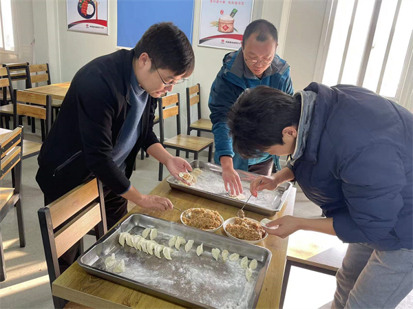 堅守項目現(xiàn)場，別樣溫暖瞬間