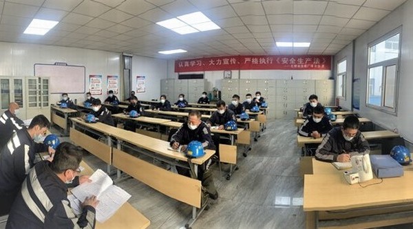 陜煤建設(shè)洗選煤運營公司紅柳林洗煤廠項目部：“煤黑人”堅守同抗疫 就地過大年