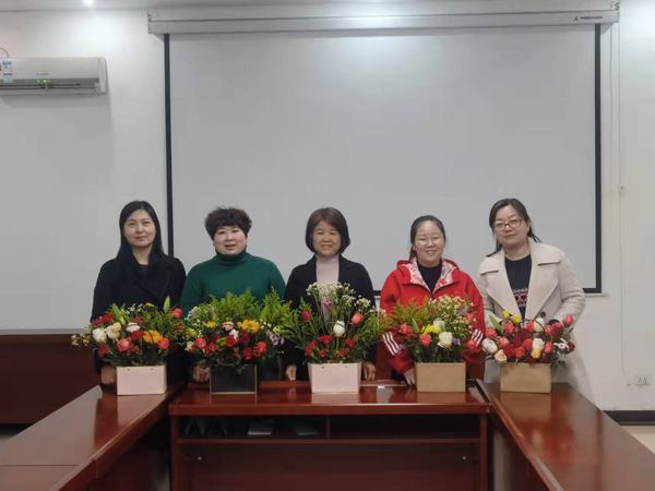 陜煤建設(shè)設(shè)備租賃中心舉辦慶?！叭恕眿D女節(jié)活動