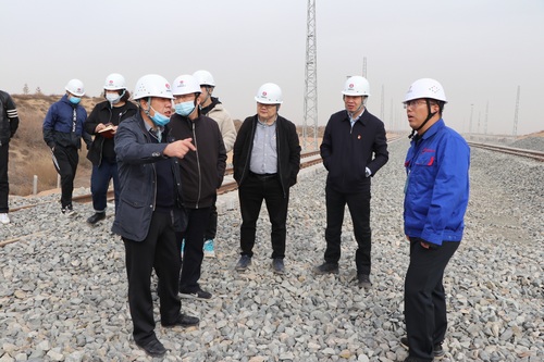 陜煤集團(tuán)專家組蒞臨陜煤建設(shè)路橋分公司開展安全生產(chǎn)專項(xiàng)整治三年行動(dòng)檢查評價(jià)工作