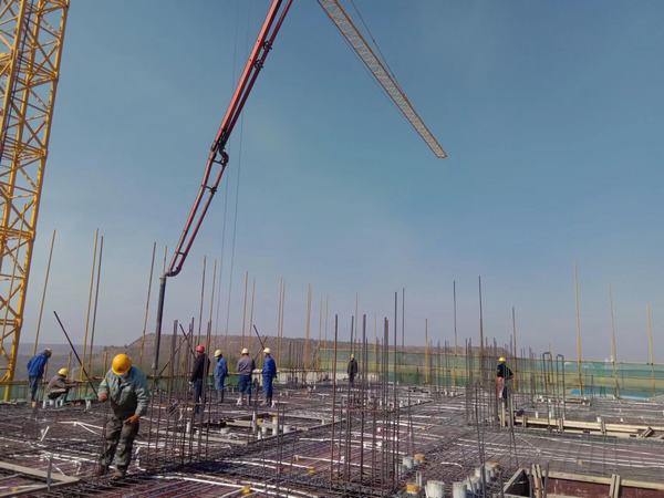 陜煤建設(shè)韓城分公司土建九項目部奮進工程四月天