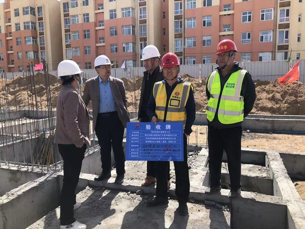 陜煤建設內蒙古分公司第二項目部承建的正泰雅苑B區(qū)2#、5#樓順利通過基礎驗收