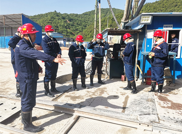 陜煤建設礦建三公司崔木臨時改絞工程順利通過驗收