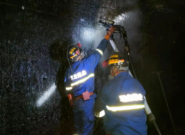 陜煤建設(shè)礦建三公司雙龍項目部：大干紅五月 進(jìn)尺創(chuàng)新高