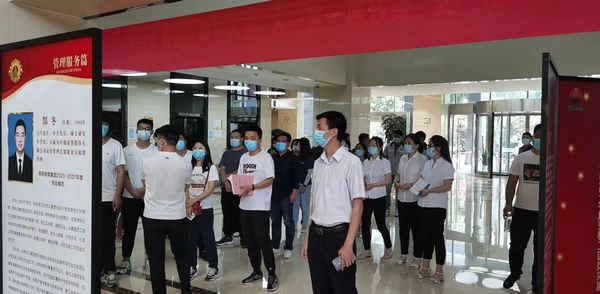 走近勞模工匠，感悟勞動(dòng)光榮