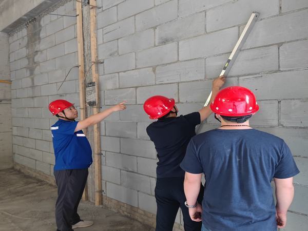 踐行初心不負(fù)韶華 腳踏實(shí)地行穩(wěn)致遠(yuǎn)