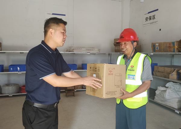 陜煤建設(shè)銅煤公司“八一”慰問復(fù)轉(zhuǎn)軍人 關(guān)懷暖人心