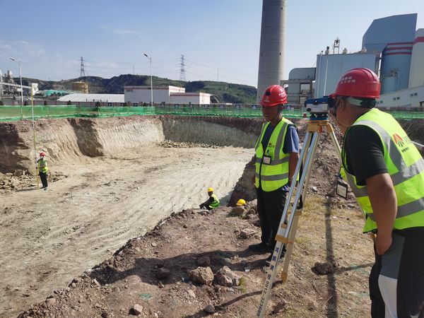 陜煤建設天工公司施工前沿以高溫“烤”驗，“暑”寫勞動畫卷