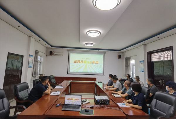 陜煤建設(shè)設(shè)備租賃中心“五個一”推動紀(jì)律教育學(xué)習(xí)宣傳月活動走深走實(shí)