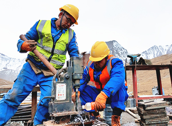 陜煤建設(shè)礦建三公司：確認(rèn)過腳步，你們就是雪域高原上的“掘進鐵軍”