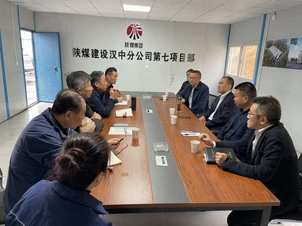 四川省自貢市貢井區(qū)區(qū)委書記張洪濤對自貢龐源智能塔機(jī)制造項目督導(dǎo)檢查