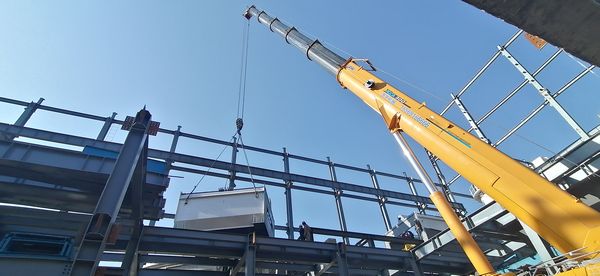 陜煤建設(shè)天工公司安裝三部順利完成主廠房大型設(shè)備吊裝工作