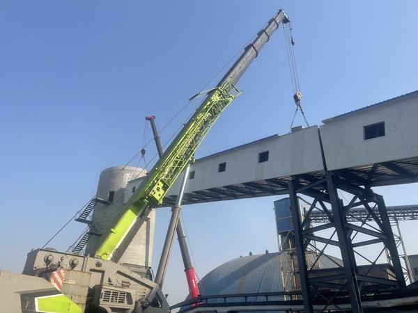 陜煤建設(shè)韓城分公司安全高效完成下峪口煤礦洗煤廠皮帶架空走廊棧橋吊裝工程