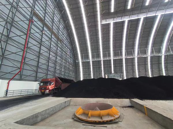 陜煤建設(shè)韓城分公司土建十六項(xiàng)目部承建的榆陽煤炭物流園區(qū)儲(chǔ)煤棚順利交接