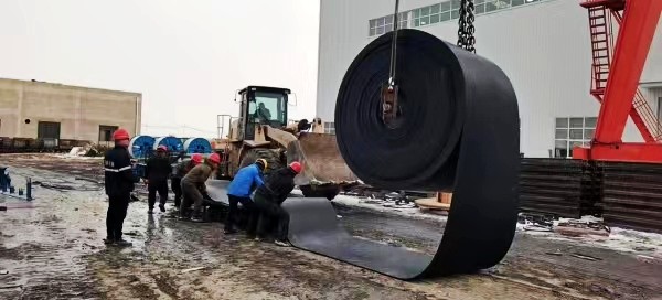 陜煤建設(shè)澄合分公司第一機(jī)電安裝項目部承建的西卓煤礦一盤區(qū)膠帶巷皮帶延伸安裝工程成功試運(yùn)行