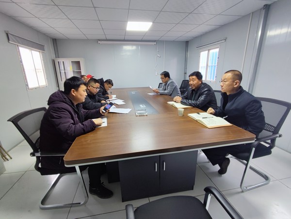 陜煤建設(shè)路橋分公司彬長(zhǎng)項(xiàng)目部“三到位”讓農(nóng)民工勞有所得 ，不再“憂酬煩薪”