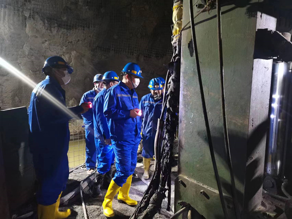 陜煤建設礦建三公司堅持問題導向推進黨建與生產(chǎn)經(jīng)營深度融合