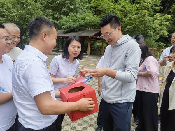 陜煤建設(shè)路橋分公司開展“凝心聚力鼓干勁 健步奮進新征程” 健步行活動