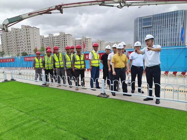 內蒙古國龍新能源開發(fā)有限責任公司總經理戈小龍蒞臨陜煤建設銅煤公司巨靈科研服務中心項目交流指導