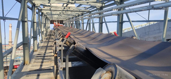 陜煤建設(shè)漢中分公司龍鋼機(jī)械化綜合一次料場(chǎng)項(xiàng)目帶式輸送機(jī)試運(yùn)轉(zhuǎn)圓滿完成