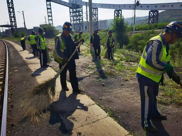 陜煤建設(shè)洗選煤運營公司檸條塔運營項目部：火熱情懷赤誠在心  不懼高溫護我清朗