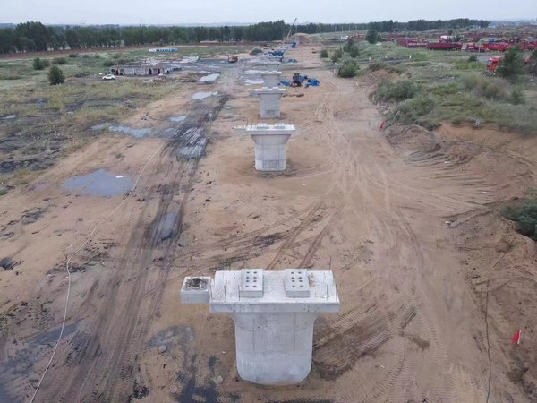 陜煤建設(shè)路橋分公司靖神鐵路項(xiàng)目部王則灣大橋下部結(jié)構(gòu)施工圓滿(mǎn)完成