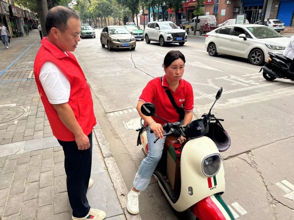 陜煤建設(shè)機電安裝公司：交通文明勸導，我們在“路”上