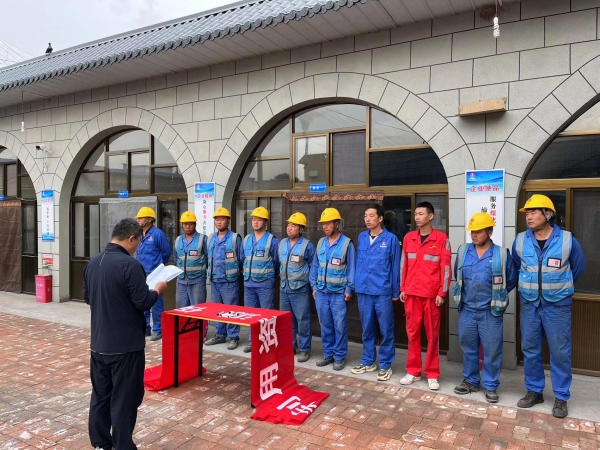 陜煤建設(shè)機電安裝公司涼水井項目部環(huán)?；顒釉谛袆?></div>
                                <div   id=