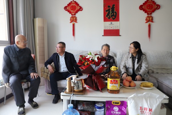 陜煤建設(shè)機(jī)電安裝公司：九九重陽節(jié)，濃濃敬老情