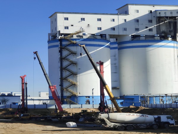 陜煤建設(shè)渭南分公司承建的小保當(dāng)選煤廠技改項(xiàng)目2號末煤倉、原煤倉樁基工程順利完成