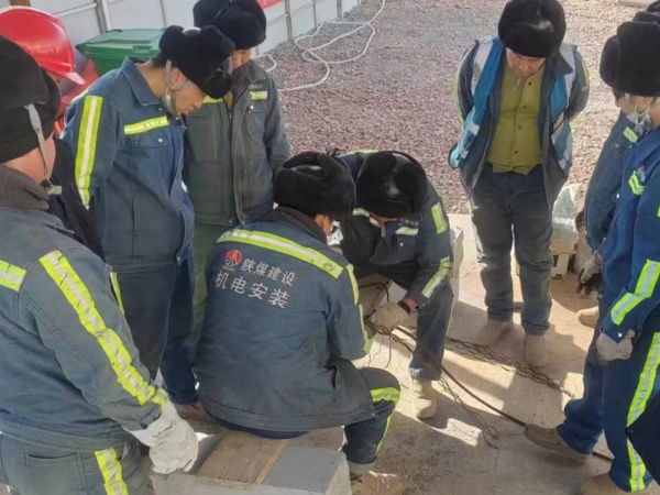 陜煤建設(shè)機(jī)電安裝公司： 以老帶新傳幫帶 以新促老共成長(zhǎng)