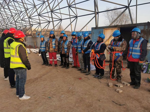 陜煤建設(shè)銅煤公司基層項(xiàng)目部：“抗嚴(yán)寒，保進(jìn)度”奮戰(zhàn)正當(dāng)時