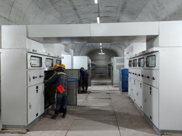 陜煤建設(shè)機(jī)電安裝公司：寒冬臘月鏖戰(zhàn)鏡鐵山