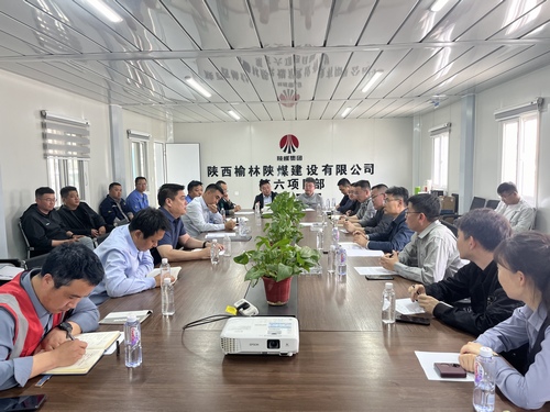 榆林城投集團(tuán)總會(huì)計(jì)師朱志昌一行蒞臨陜煤建設(shè)榆林公司承建的榆溪希望城建設(shè)項(xiàng)目檢查指導(dǎo)工作