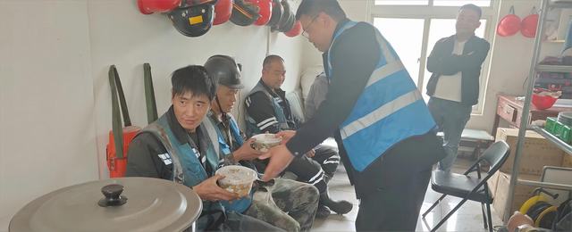 陜煤建設(shè)韓城分公司安裝第四項(xiàng)目部：一碗熱乎飯，情暖眾人心