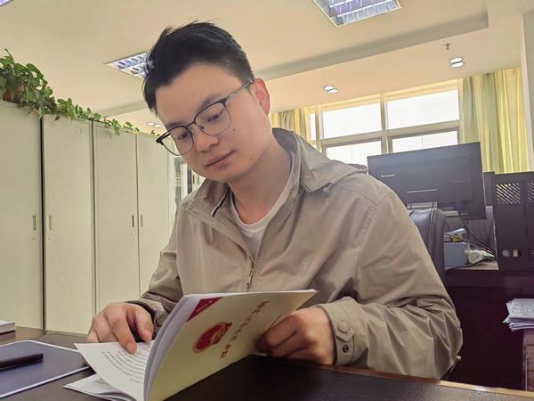 陜煤建設(shè)煤礦運(yùn)營(yíng)服務(wù)分公司：讓讀書成就美好遇見