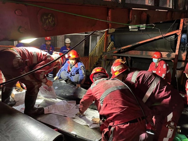 陜煤建設(shè)機(jī)電安裝公司15小時完成緊急換帶搶修任務(wù)