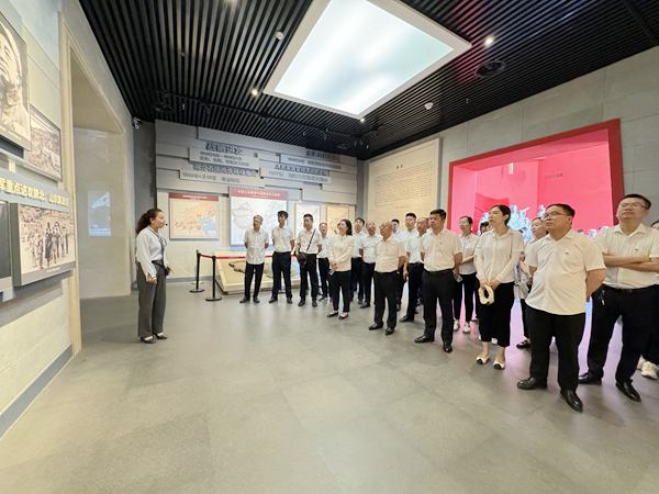 陜煤建設(shè)大秦置業(yè)公司:開展“追尋紅色足跡 汲取奮進(jìn)力量”主題黨日活動