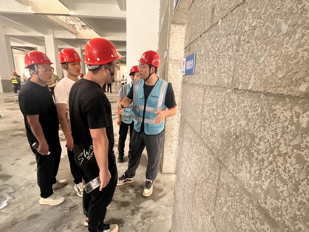 陜煤建設(shè)渭南分公司“補(bǔ)短板、強(qiáng)弱項(xiàng)、重落實(shí)”對(duì)標(biāo)交流學(xué)習(xí)圓滿收官