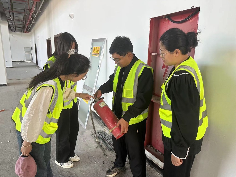 陜煤建設(shè)韓城分公司土建六項(xiàng)目部：筑牢工地安全防線，我們?cè)谛袆?dòng)！