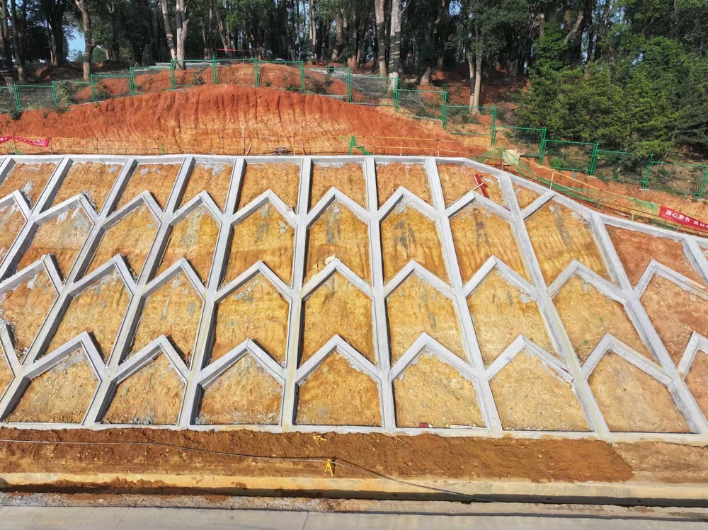 陜煤建設(shè)西北分公司：攻堅克難啃“骨頭”、邊坡治理顯成效